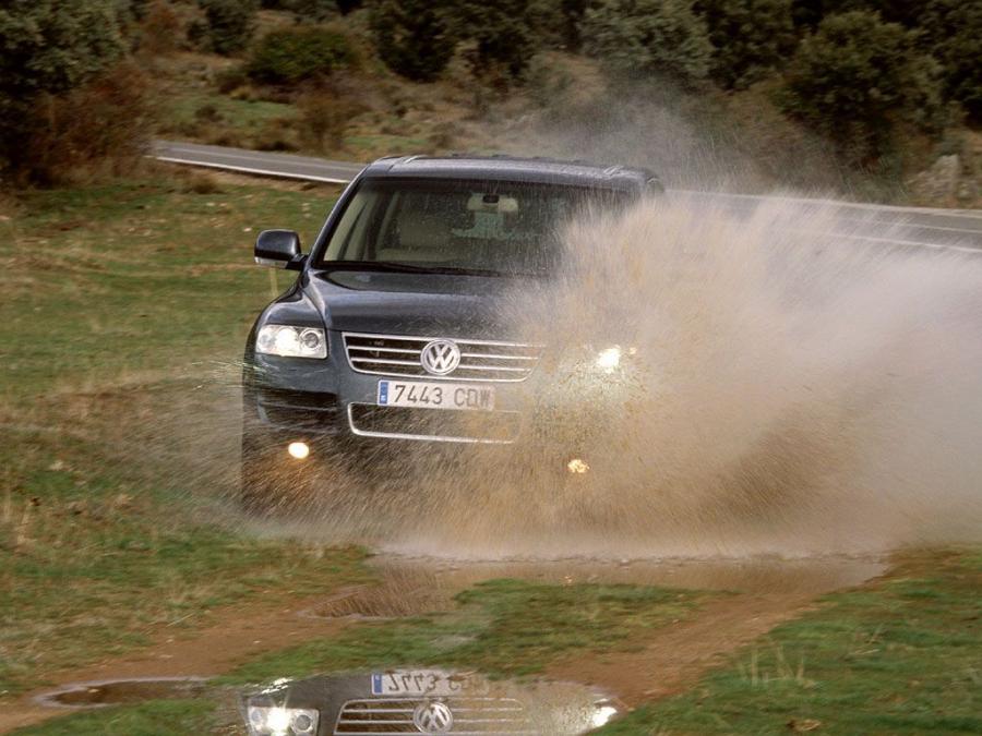  Volkswagen Touareg V6 TDi 2004 года  (фото 8 из 9)